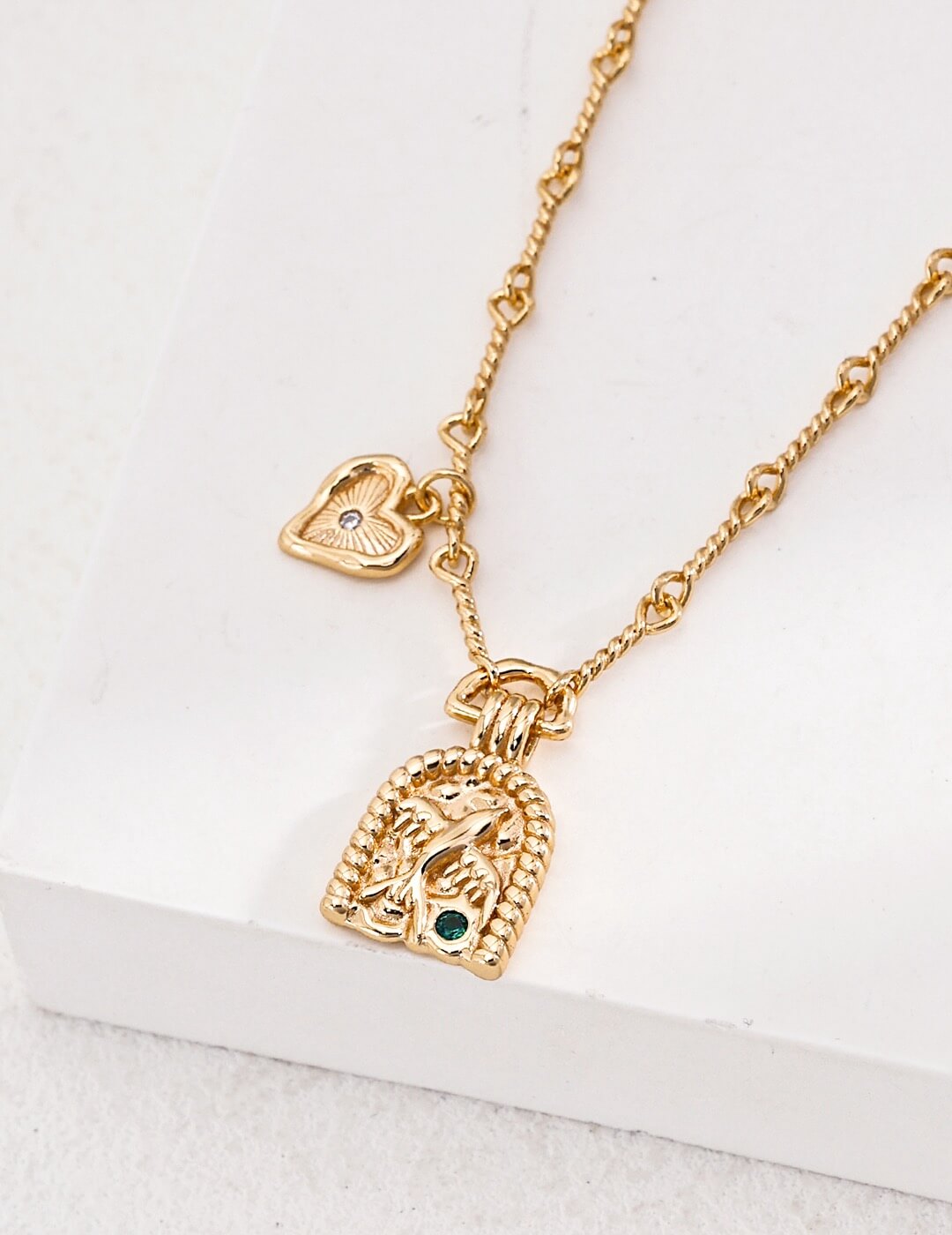 Heart & Swift Retro Necklace Glim Wink