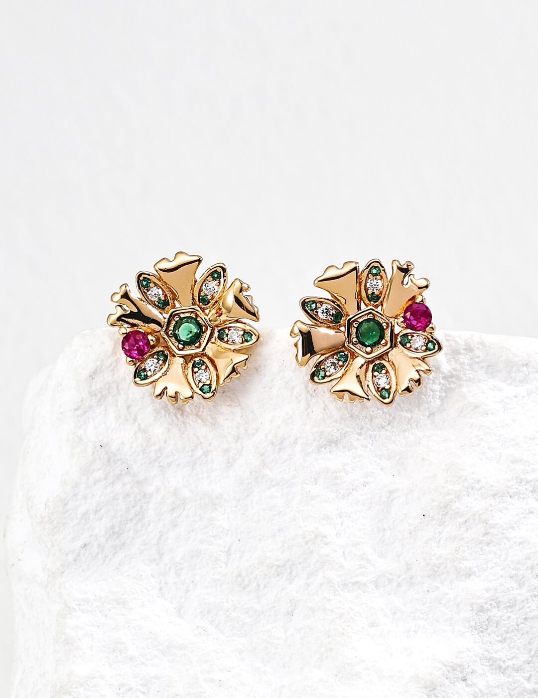 Vintage Flower Ball Earrings Glim Wink