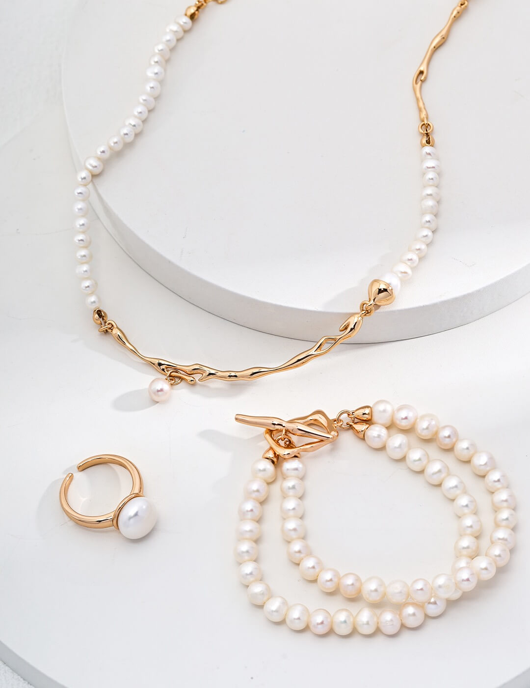 Double-Strand Pearl Bracelet Glim Wink