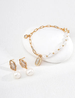 Letter Charm Accented Pearl Bracelet Glim Wink