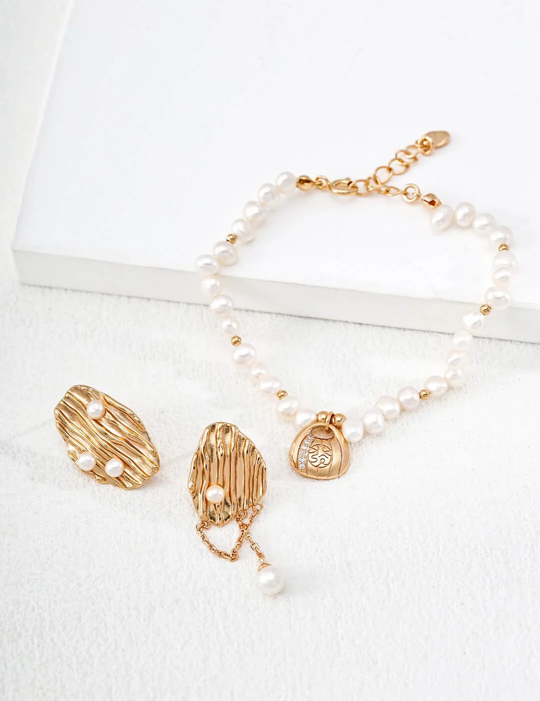 Sterling Silver Fortune Pouch Pearl Bracelet Glim Wink