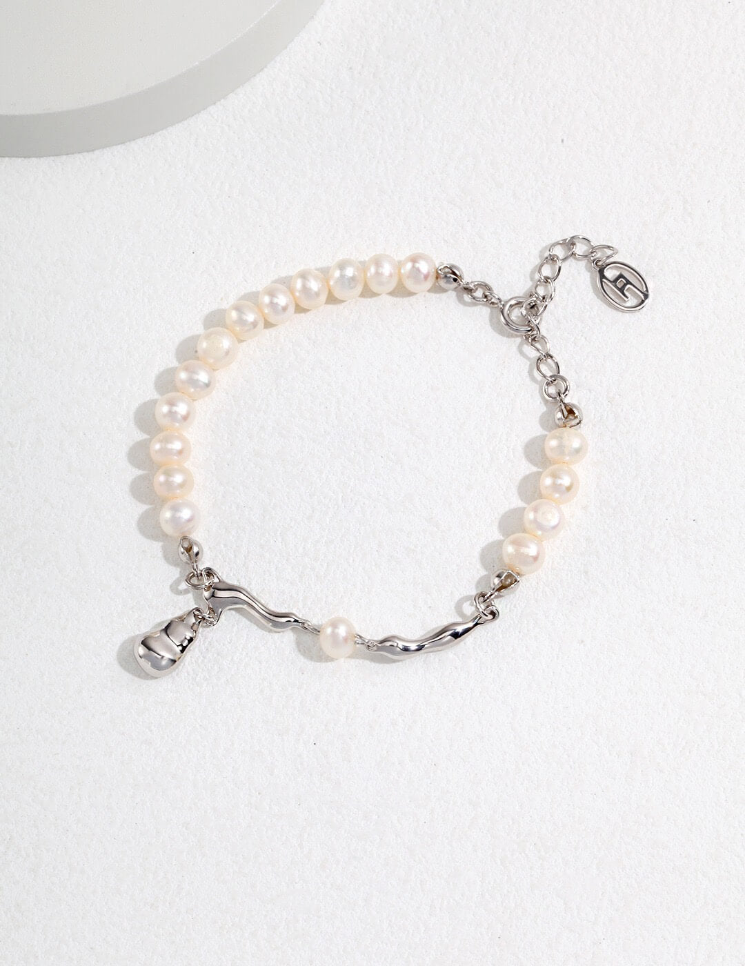 Baroque Teardrop Pearl Bracelet Glim Wink