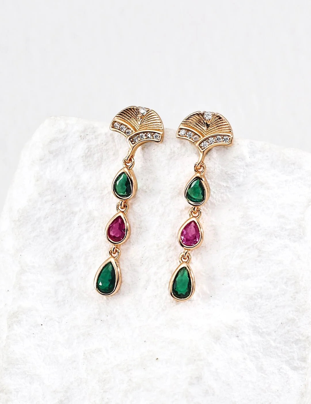 Ginkgo Leaf Zircon Earrings Glim Wink