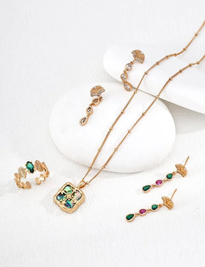 Ginkgo Leaf Zircon Earrings Glim Wink