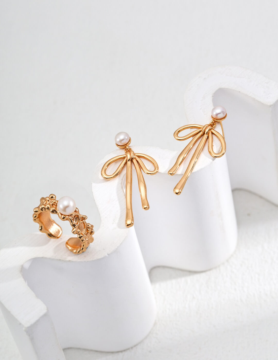 Bowknot Earrings Glim Wink