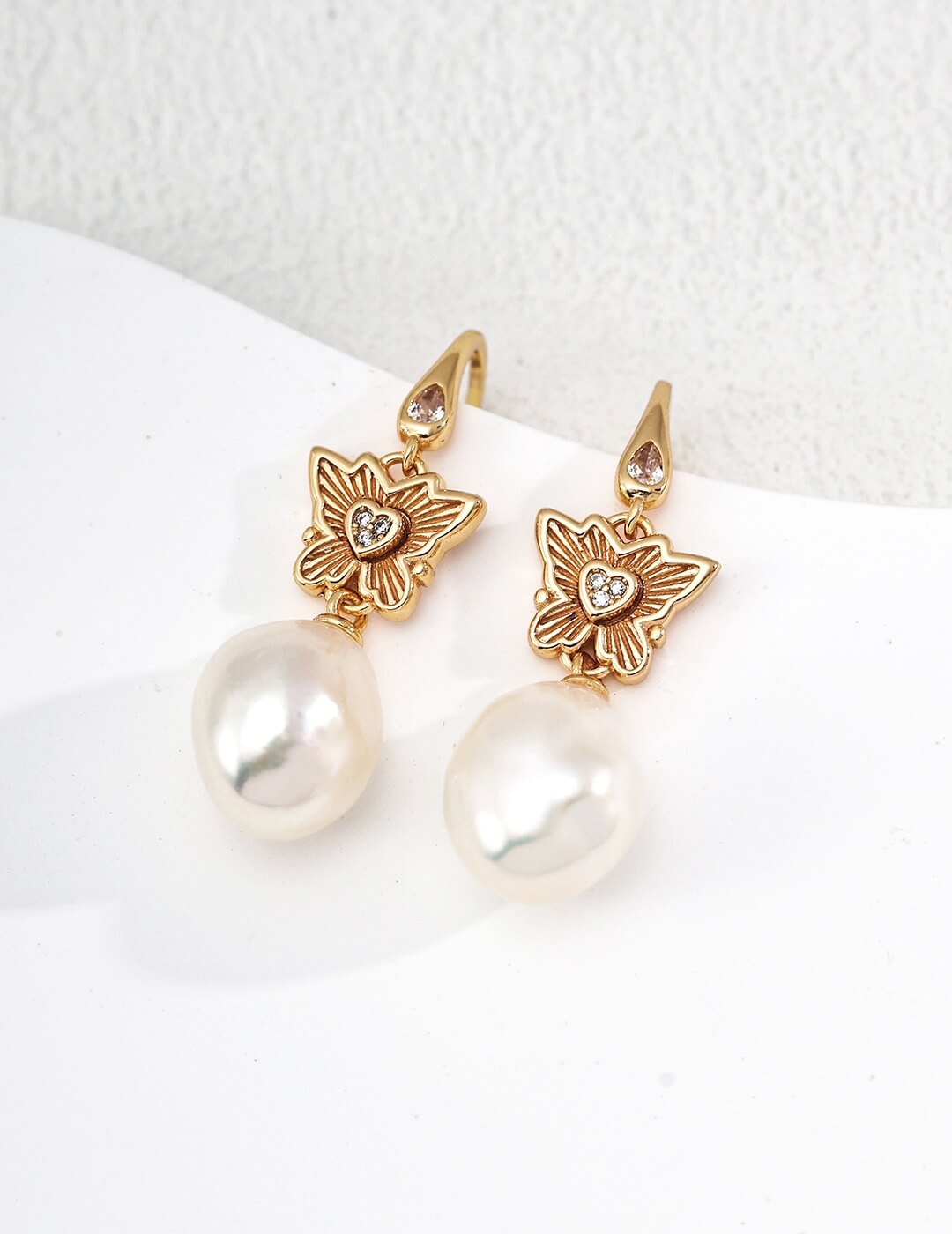 Butterfly Design Pearl Earrings Glim Wink
