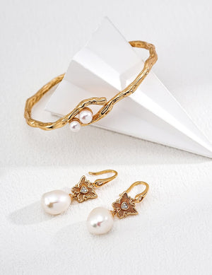 Butterfly Design Pearl Earrings Glim Wink