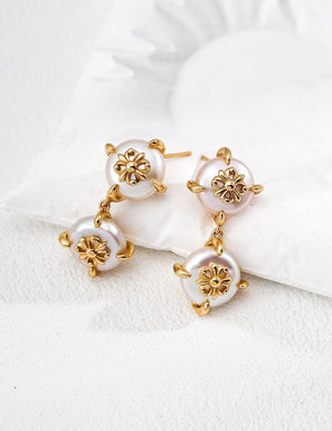 Gothic Iris Flower Design Pearl Earrings Glim Wink