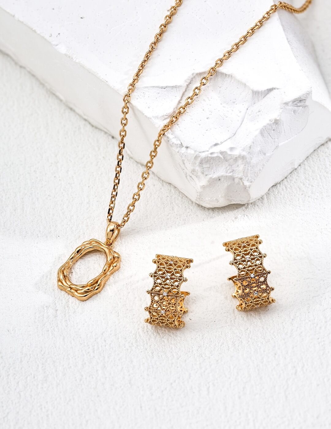 Lace Pattern Earrings Glim Wink