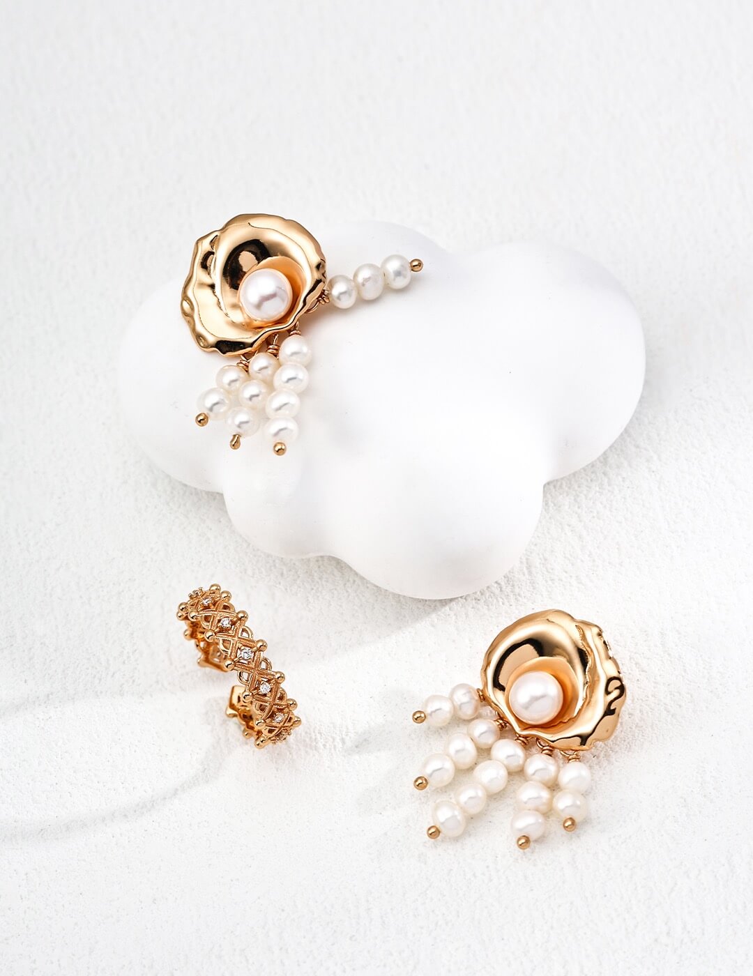 Gilded Fallen Leaf Design Pearl Earrings Glim Wink