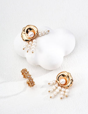 Gilded Fallen Leaf Design Pearl Earrings Glim Wink