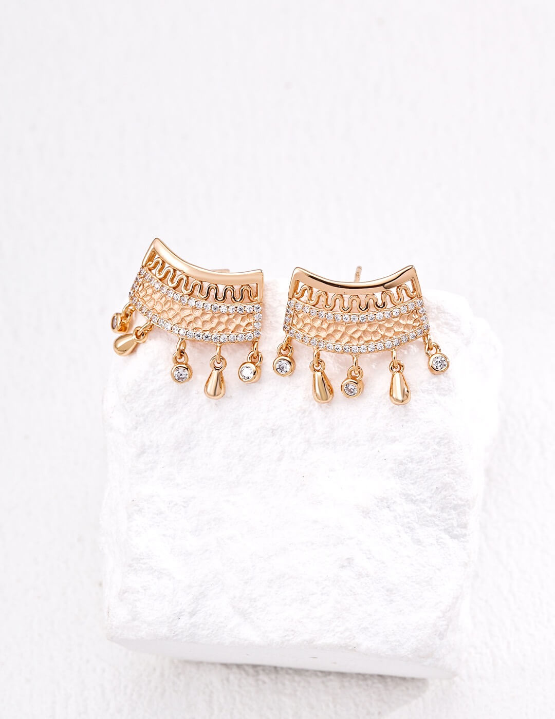 Vintage Canopy Zircon Earrings Glim Wink