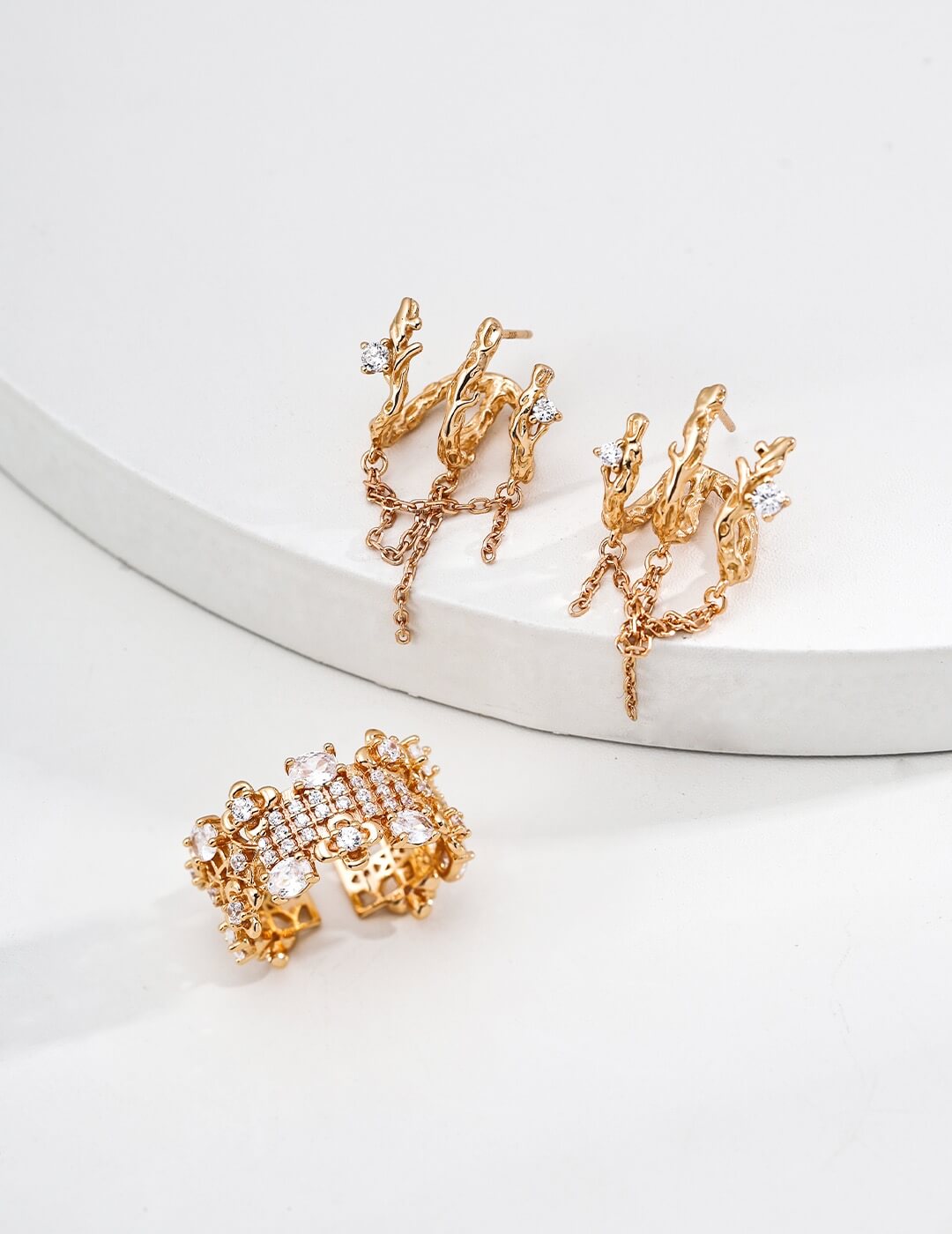 Withered Vine Branch Zircon Earrings Glim Wink