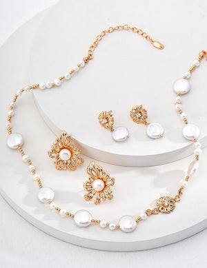 Sunflower Design Pearl Earrings Glim Wink