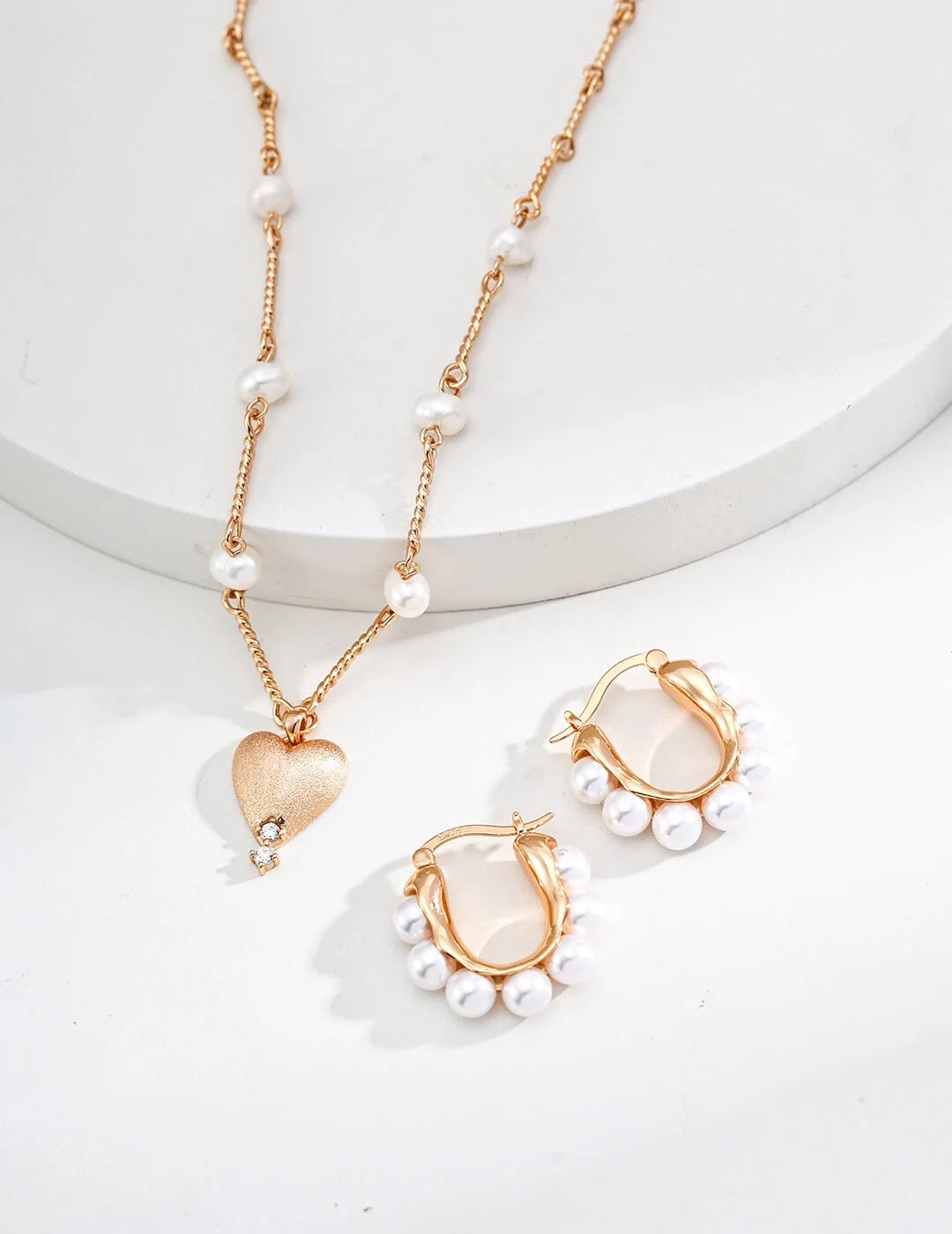 Pearl Heart Matte Pendant Necklace Glim Wink