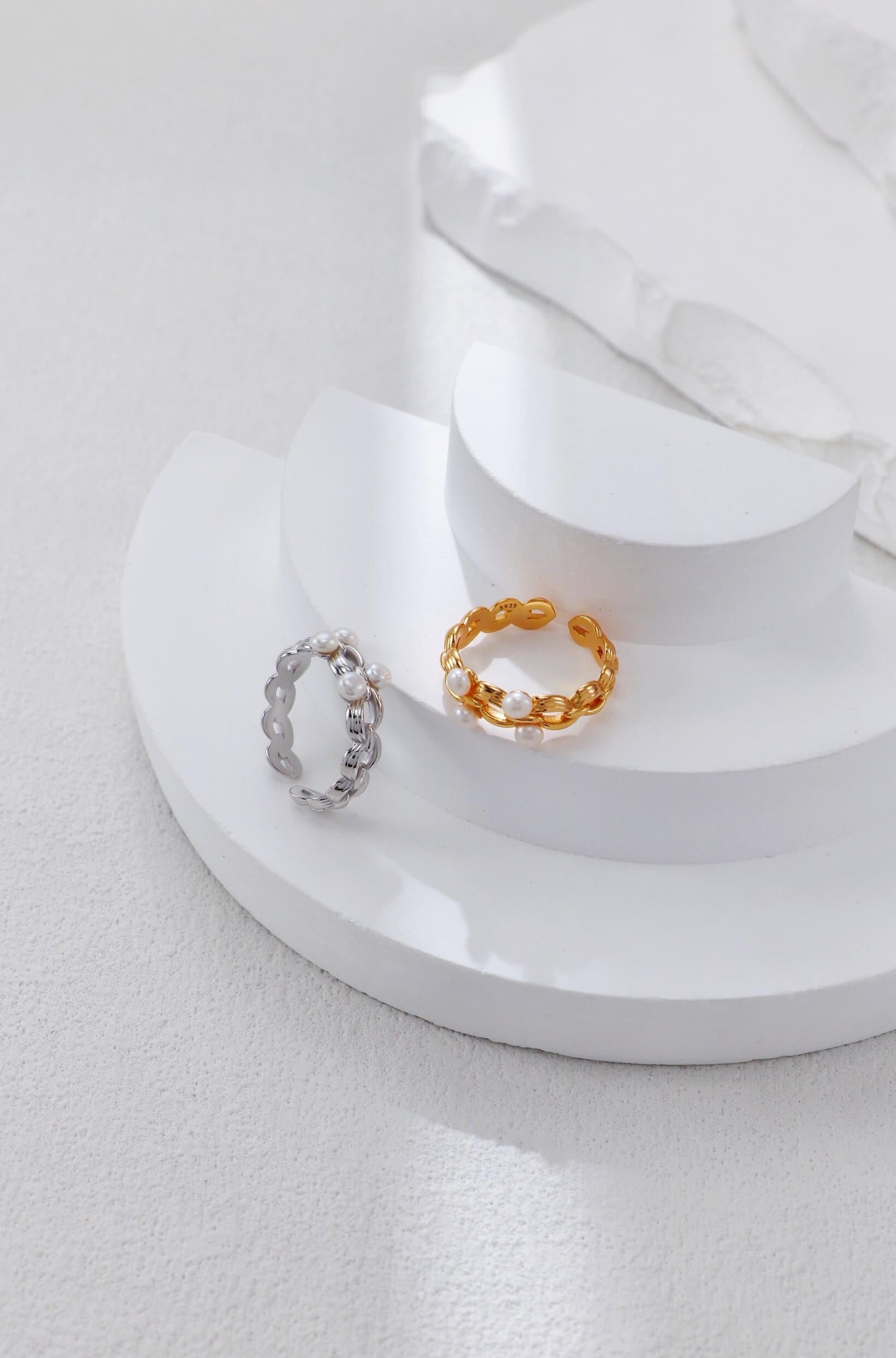 Braided Pearl Ring Glim Wink