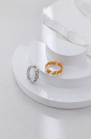 Braided Pearl Ring Glim Wink