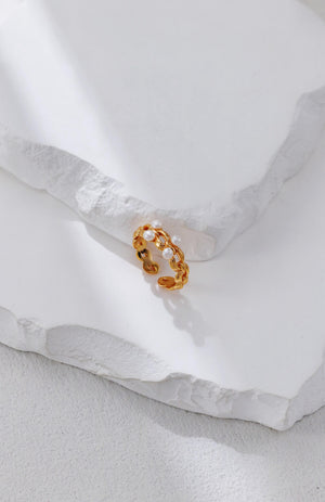 Braided Pearl Ring Glim Wink
