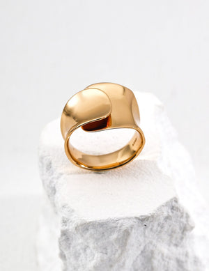 Solid Silver Concave Ring Glim Wink