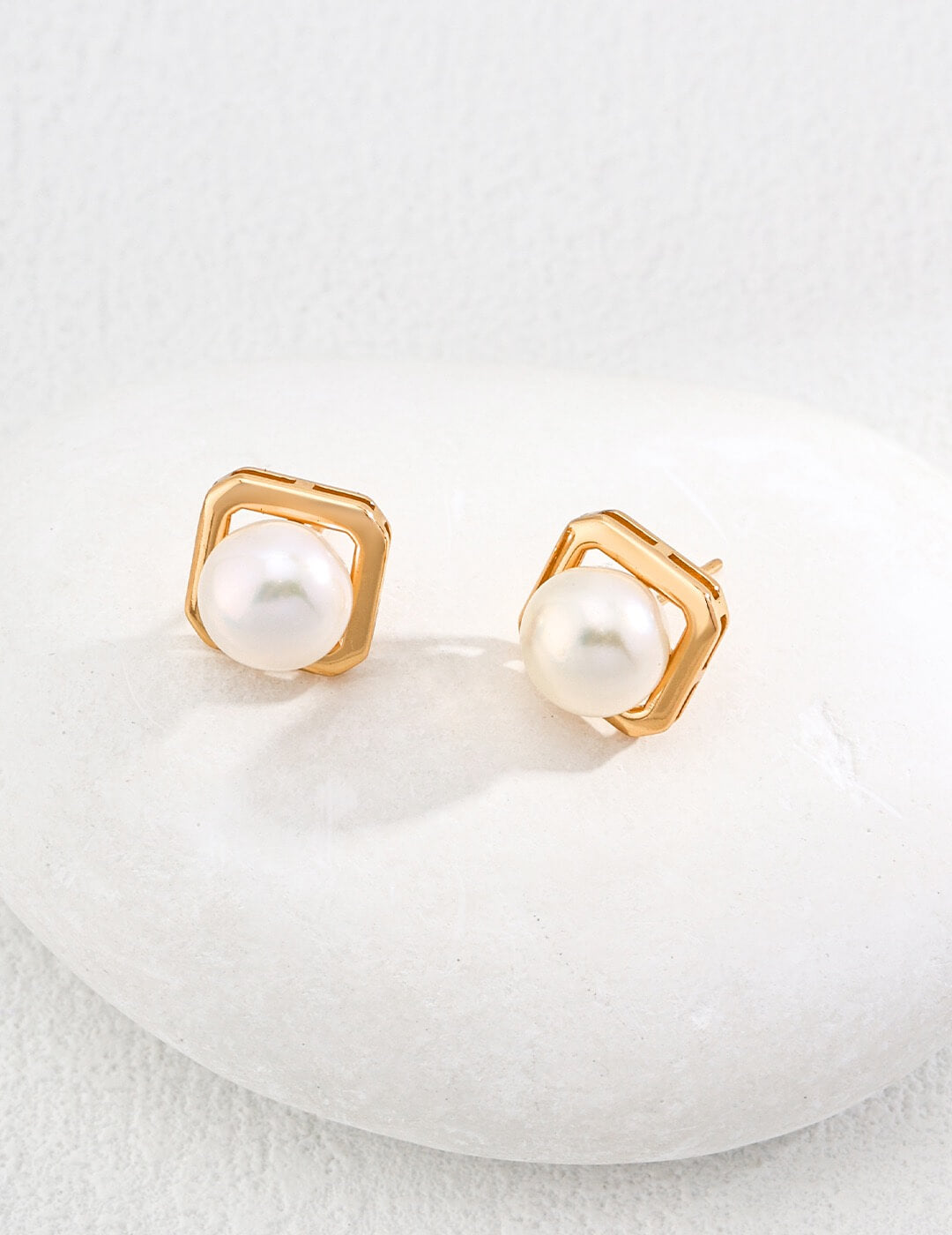 Geometric Pearl Stud Earrings Glim Wink