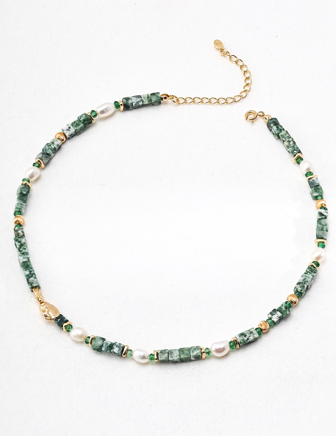 Pearl Qinghai Jade Necklace Glim Wink