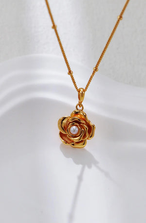 Rose Pearl Necklace Glim Wink