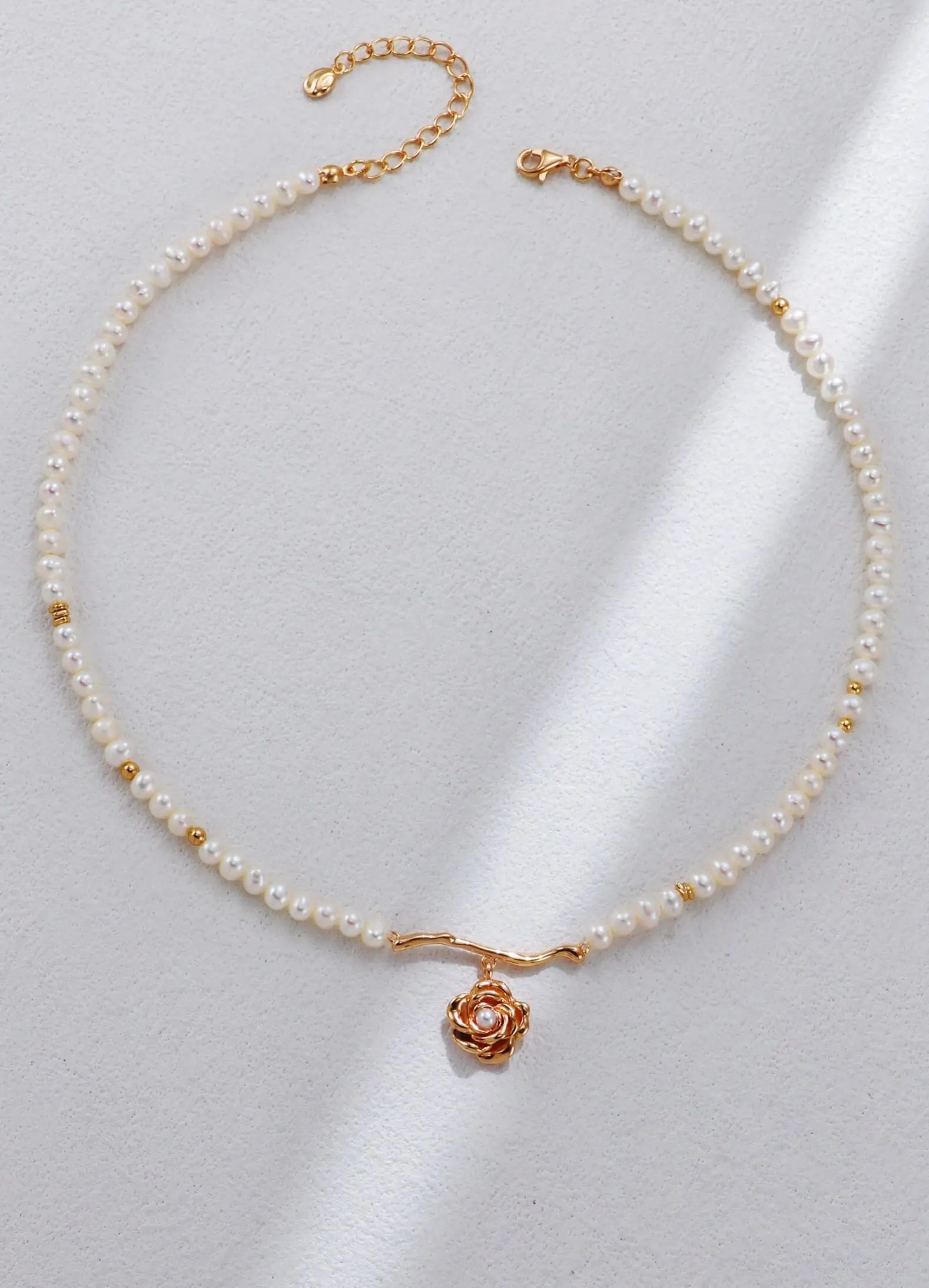 Rose Pearl Necklace Glim Wink