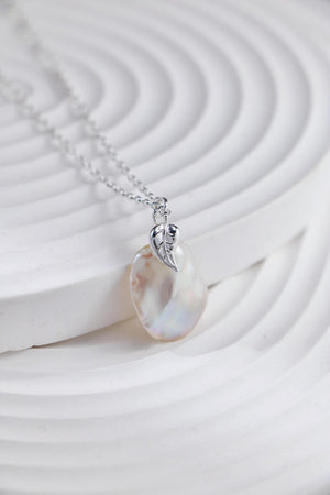 Silver Petal Pearl Necklace Glim Wink