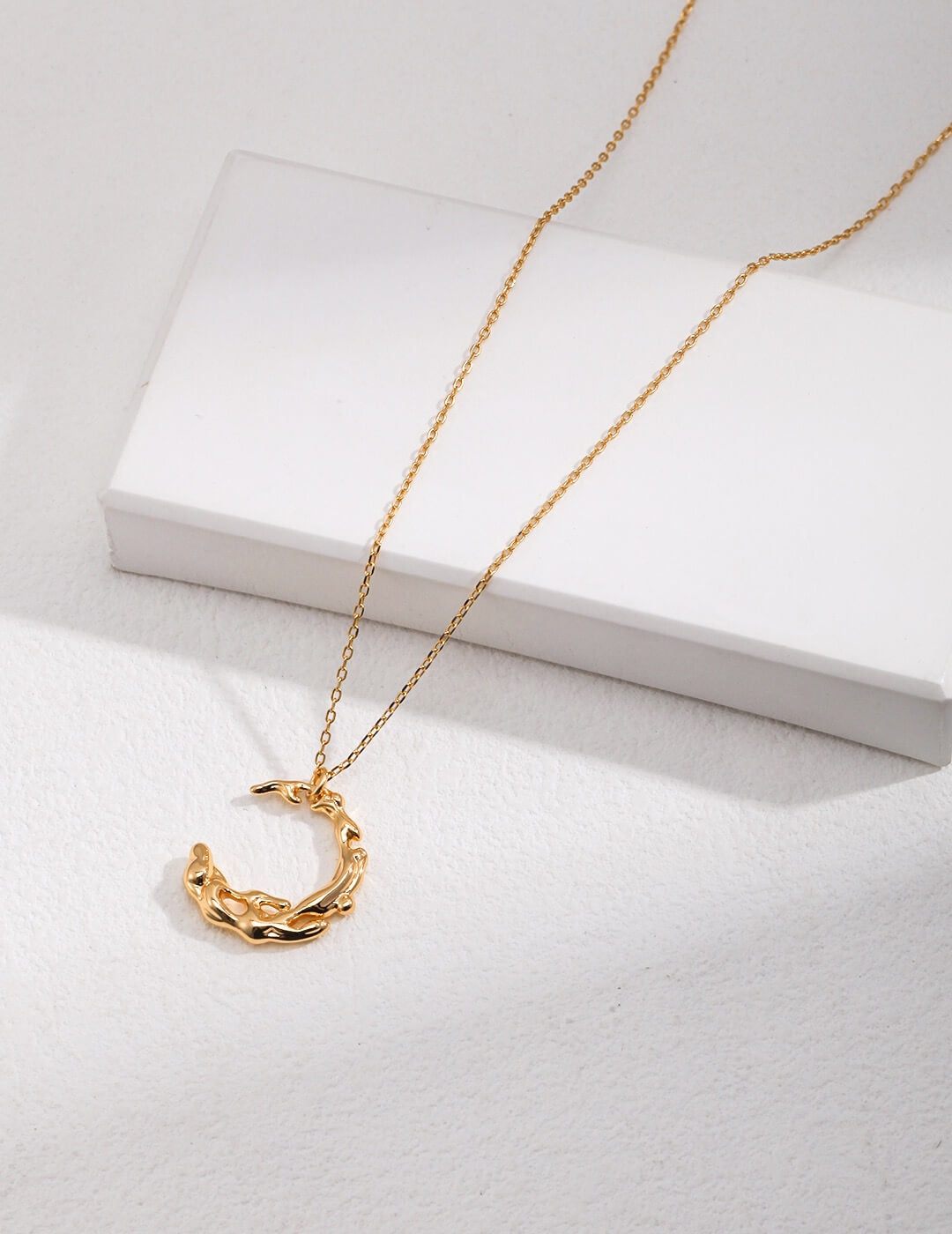 Crescent Moon Necklace Glim Wink