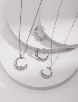 Crescent Moon Necklace Glim Wink