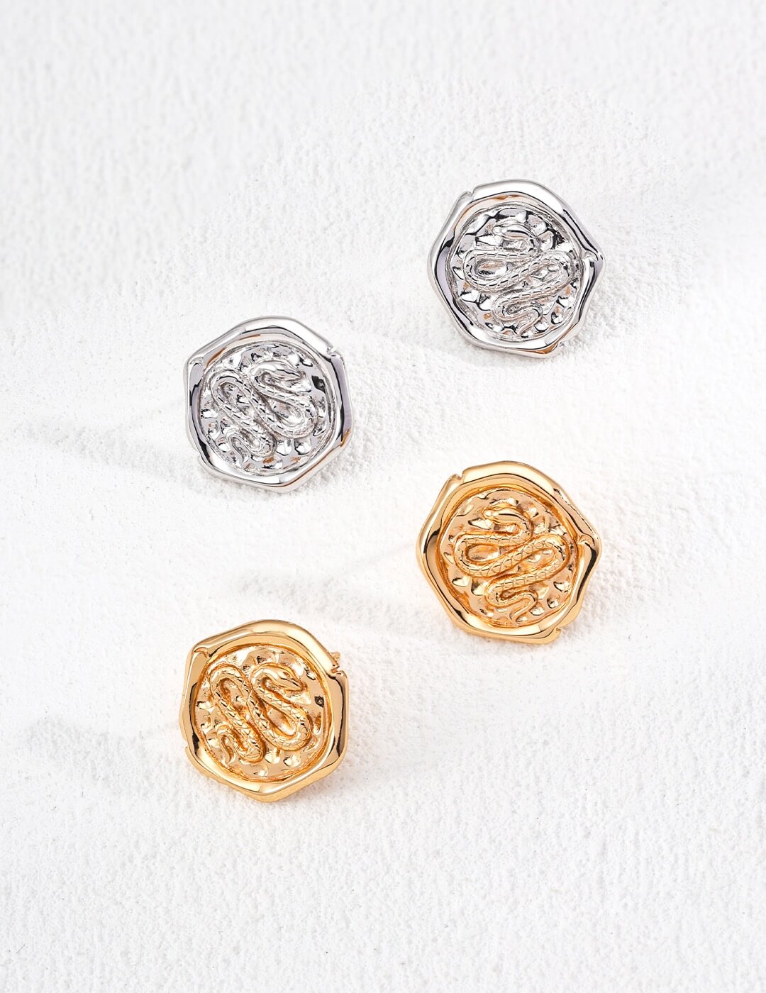 Vintage Snake Snake Pendant Necklace Glim Wink